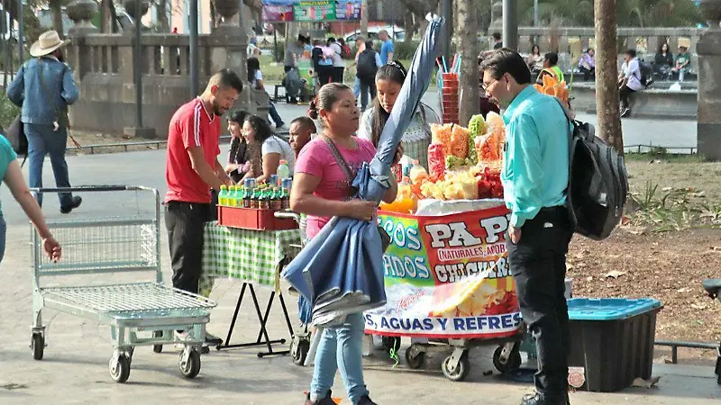 Alameda Central: El patrimonio de la CDMX, oculto bajo el ambulantaje [Fotorreportaje]